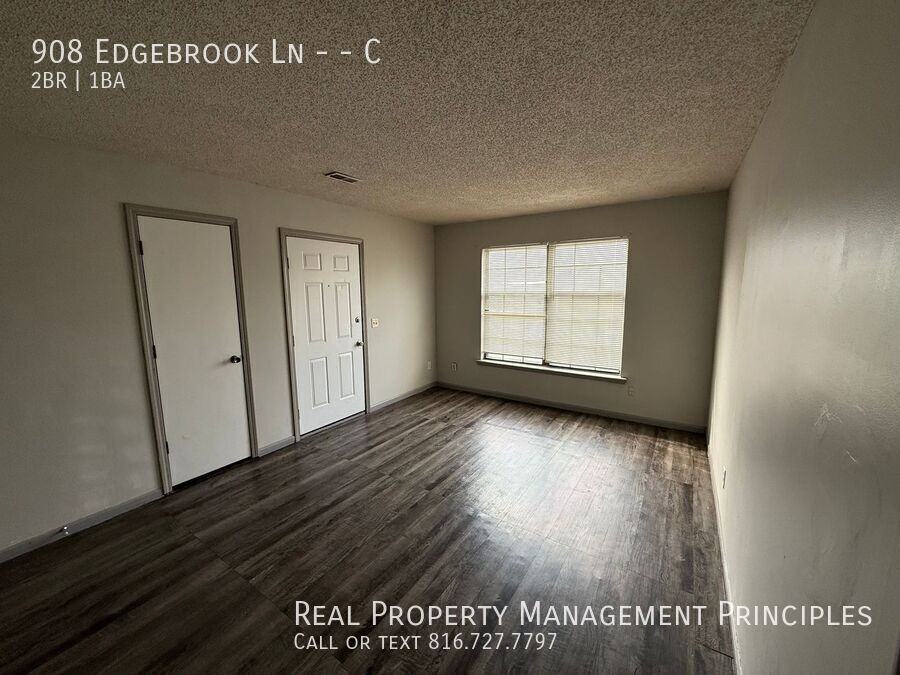 908 S Edgebrook Ln #C - Photo 3 of 11