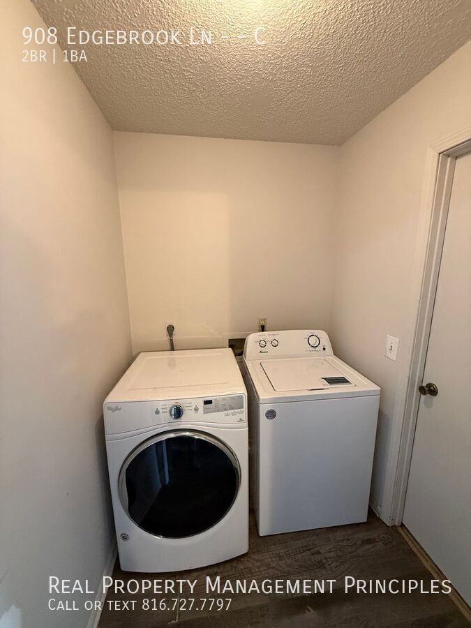 908 S Edgebrook Ln #C - Photo 6 of 11