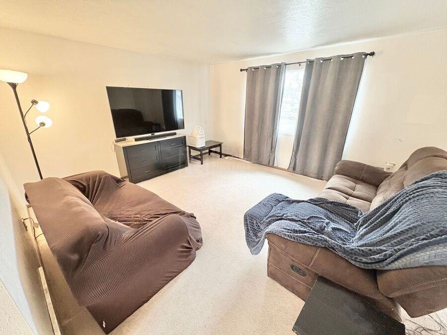 650 S Oswego St - Photo 2 of 15