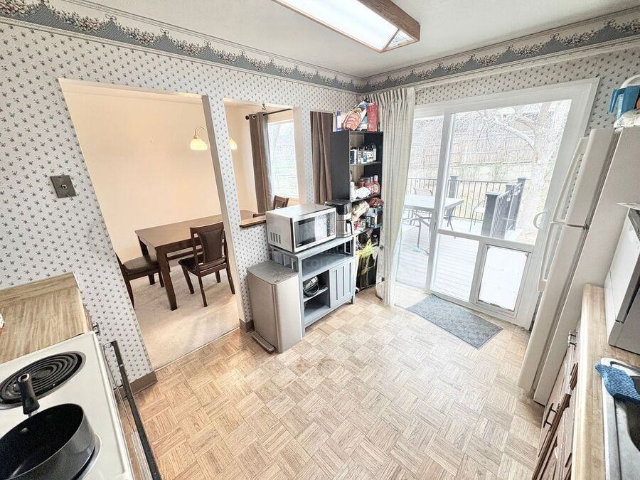 650 S Oswego St - Photo 5 of 15