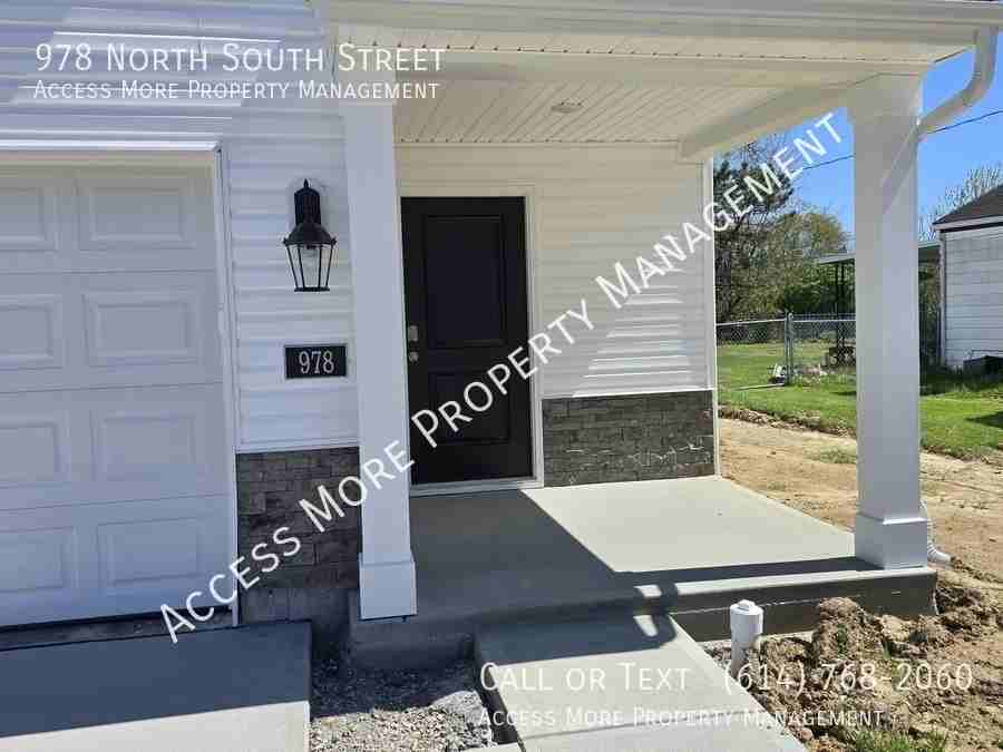 978 N South St - Photo 4 of 25