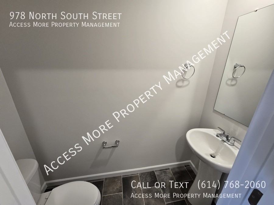 978 N South St - Photo 6 of 25