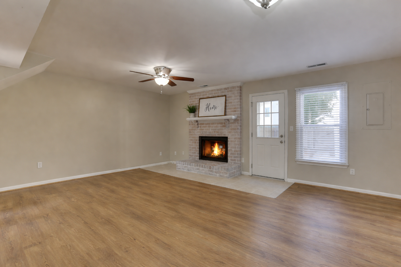 425 Rennie Ct #MAIN - Photo 5 of 38