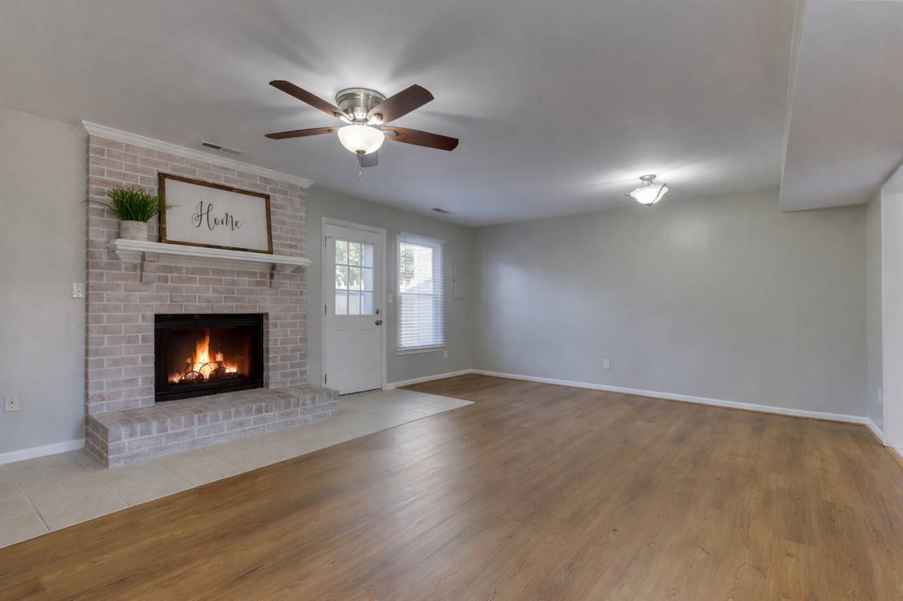 425 Rennie Ct #MAIN - Photo 6 of 38