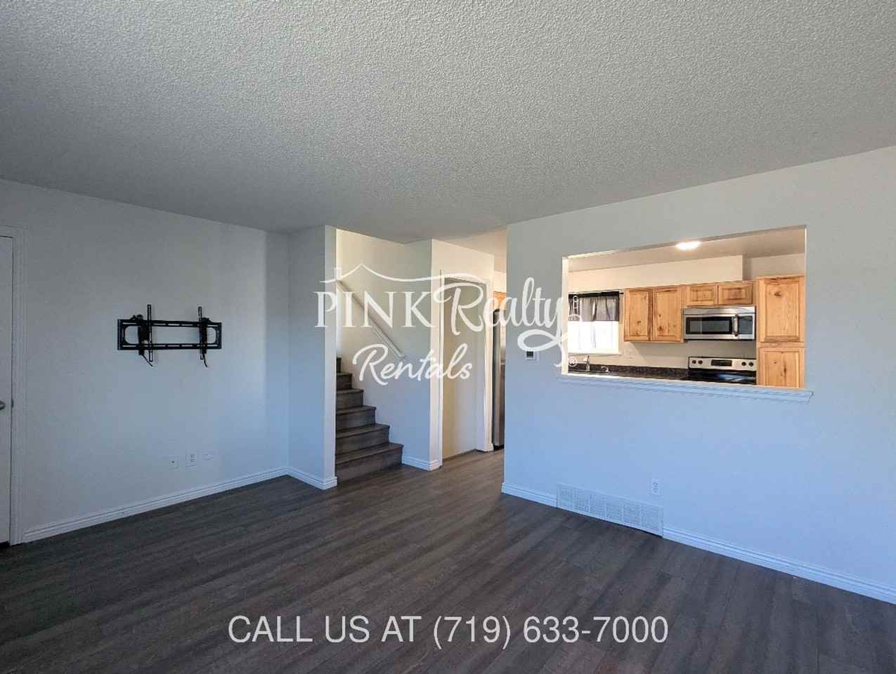 4026 Shelley Ave - Photo 3 of 33