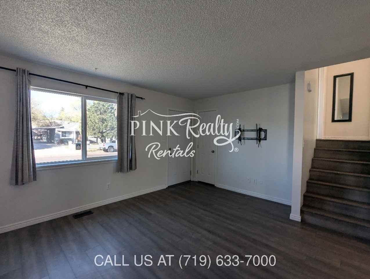 4026 Shelley Ave - Photo 4 of 33