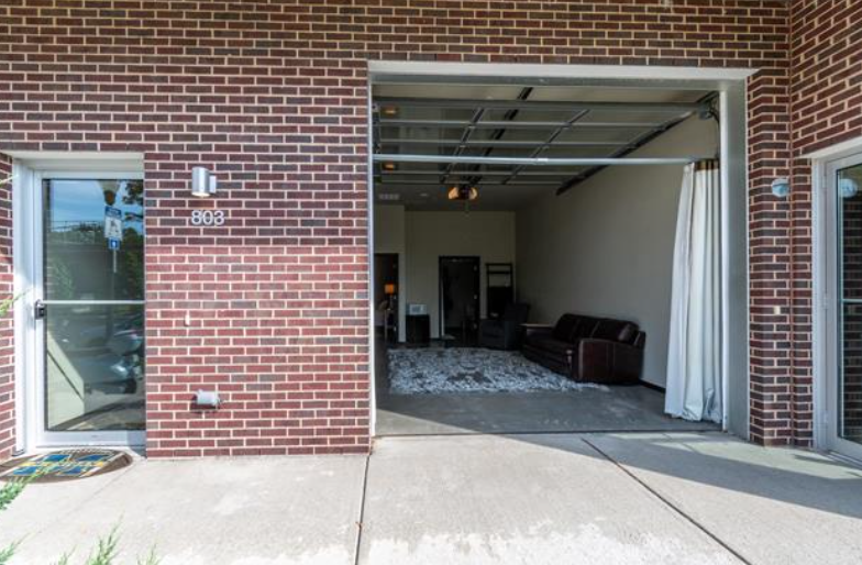 803 E Mifflin St - Photo 4 of 50