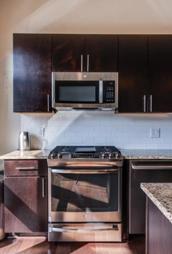 803 E Mifflin St - Photo 6 of 50