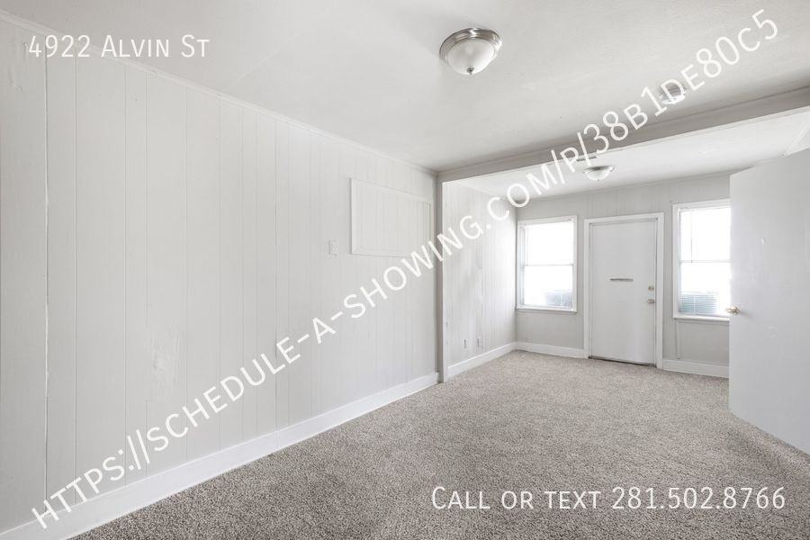 4922 Alvin St - Photo 4 of 10