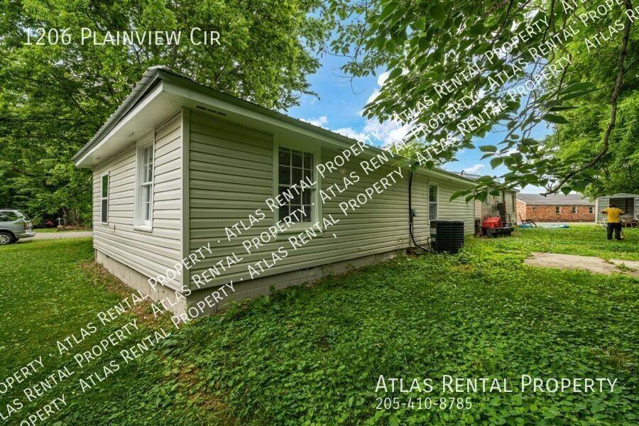 1206 Plainview Cir - Photo 3 of 17