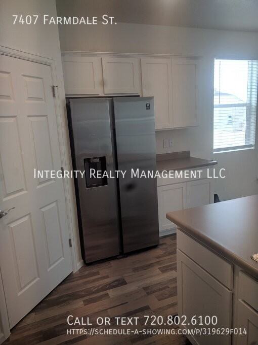 7407 Farmdale St - Photo 6 of 17