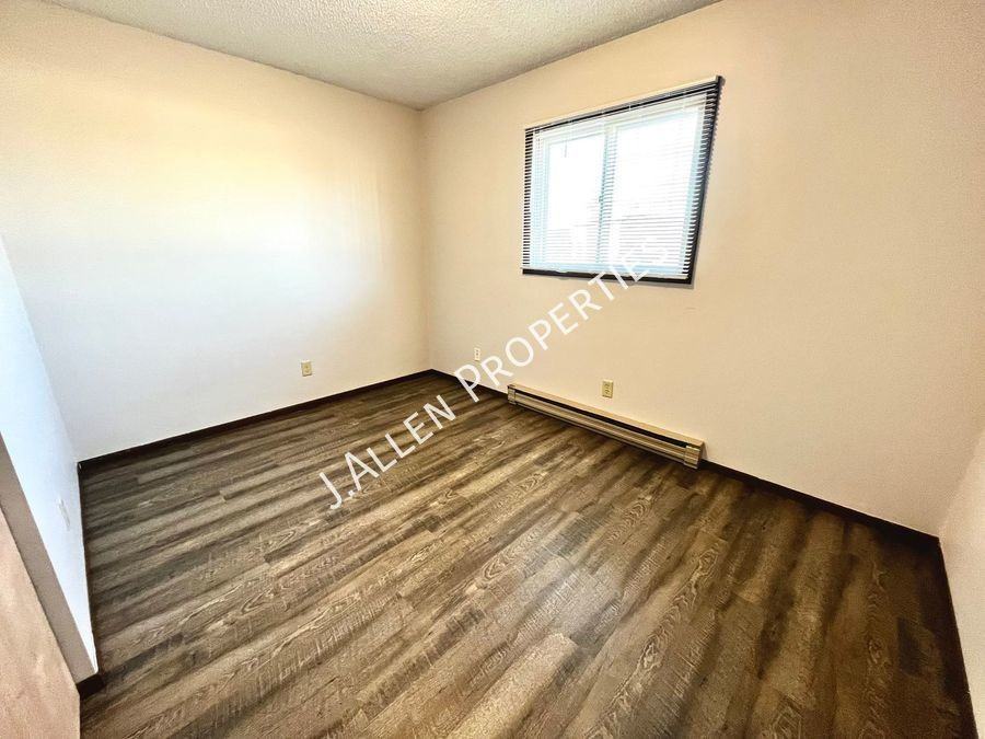 112 Gold Strike Dr #4 - Photo 2 of 4