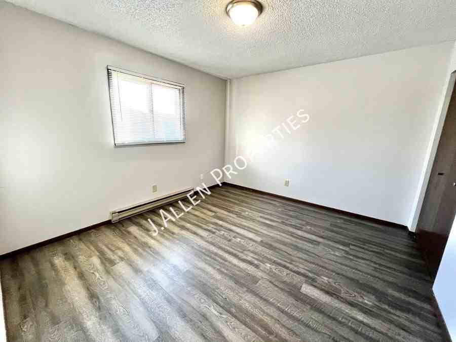 112 Gold Strike Dr #4 - Photo 3 of 4