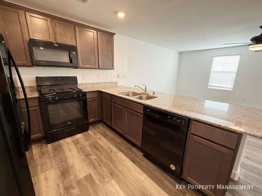 4628 Woolcomber St - Photo 7 of 22