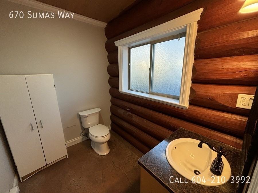 670 Sumas Way - Photo 6 of 13