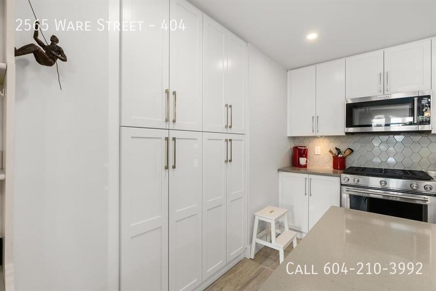 2565 Ware St #404 - Photo 5 of 21