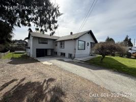 featured image of 33656 Grace Ave #UPPER
