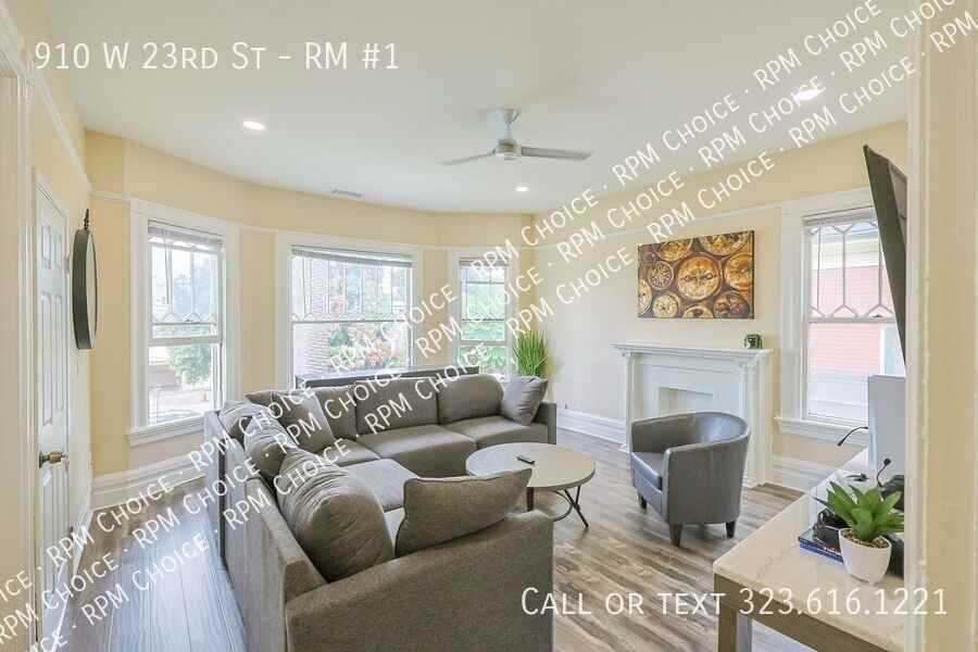 910 W 23rd St #1 - Photo 3 of 37