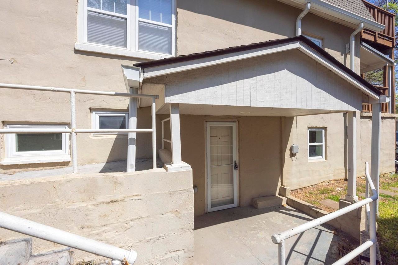 611 S 14th St #C - Photo 3 of 28