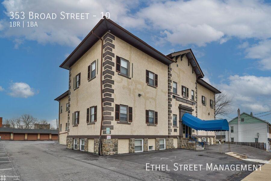 353 Broad St #10 - Photo 5 of 7