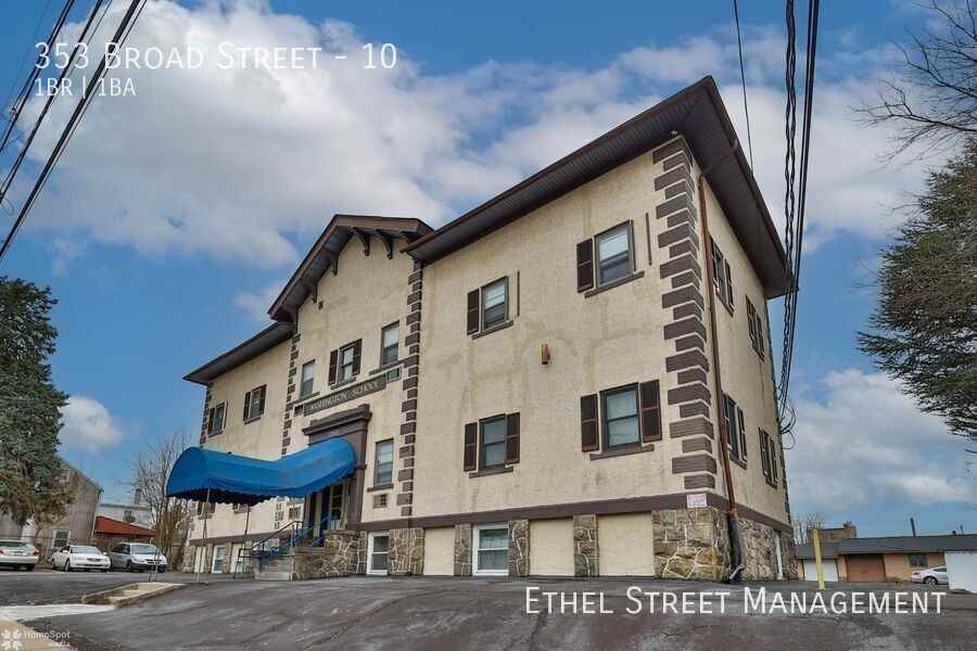 353 Broad St #10 - Photo 6 of 7