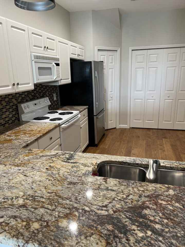 407 Enclave Pl #407 - Photo 5 of 11