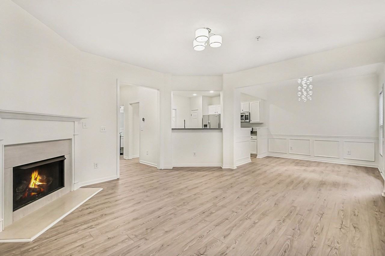 1645 Caswell Pkwy - Photo 5 of 19