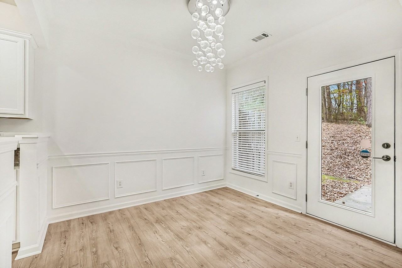 1645 Caswell Pkwy - Photo 6 of 19