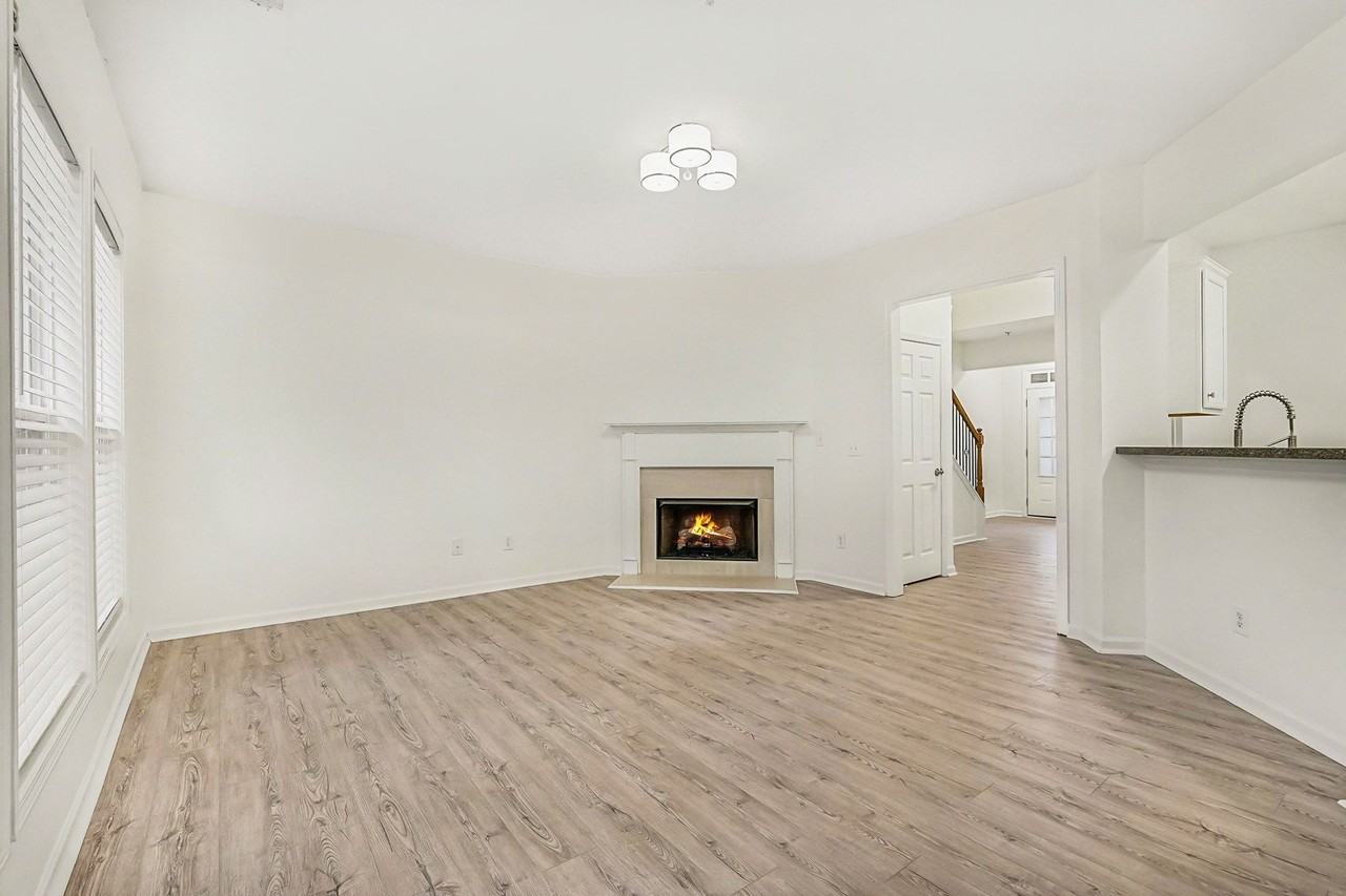 1645 Caswell Pkwy - Photo 7 of 19