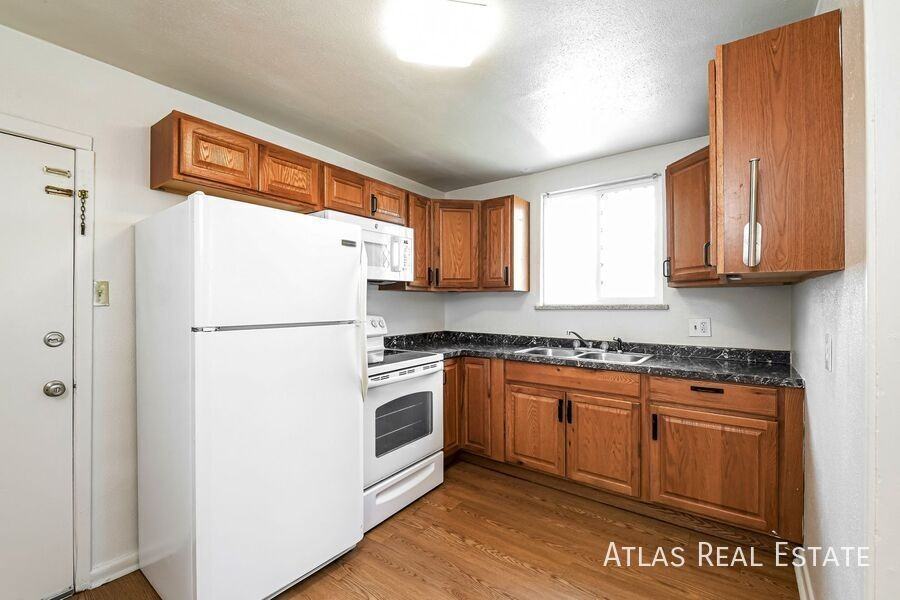 3970 Utica St - Photo 3 of 13