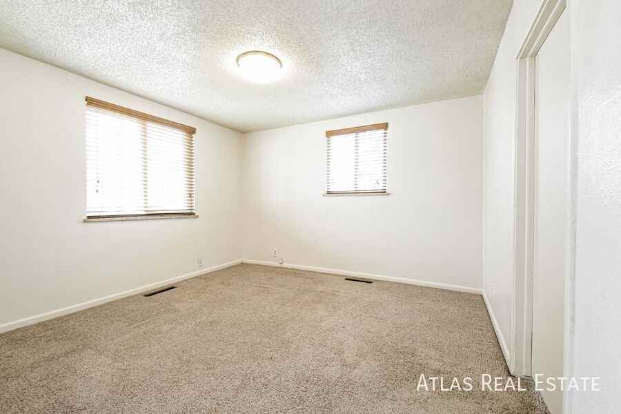 3970 Utica St - Photo 5 of 13