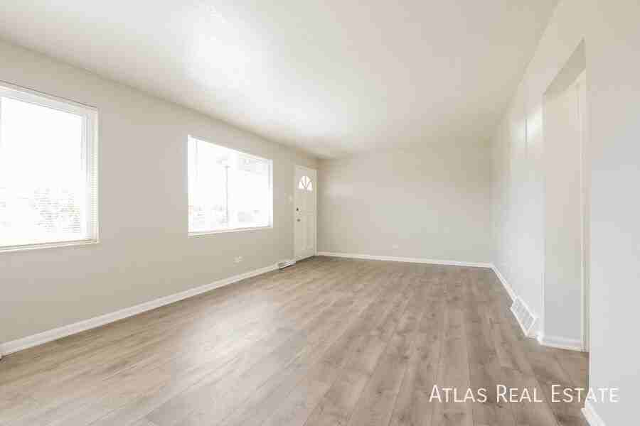 7137 E 60th Way - Photo 3 of 16