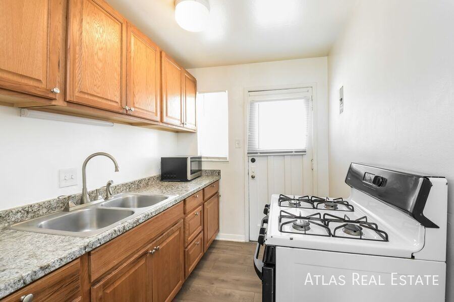 7137 E 60th Way - Photo 7 of 16