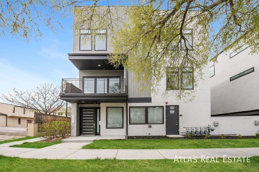 2121 N Marion St #4 - Photo 2 of 10