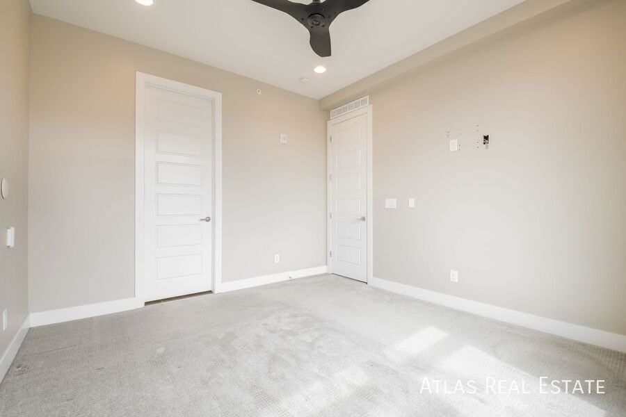 2121 N Marion St #4 - Photo 5 of 10