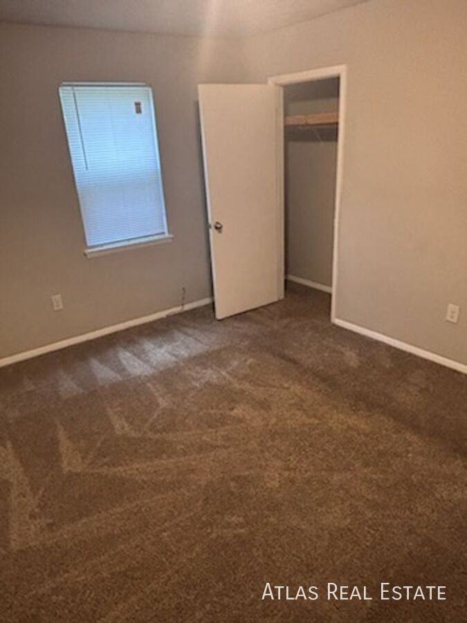 129 Sir Scott Rd - Photo 2 of 11