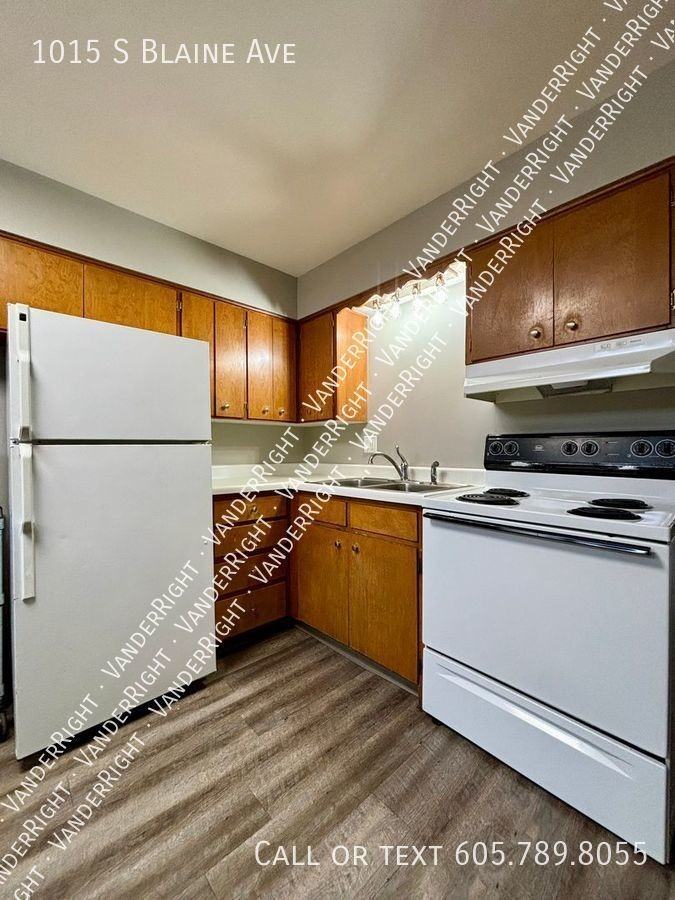 1015 S Blaine Ave - Photo 3 of 16