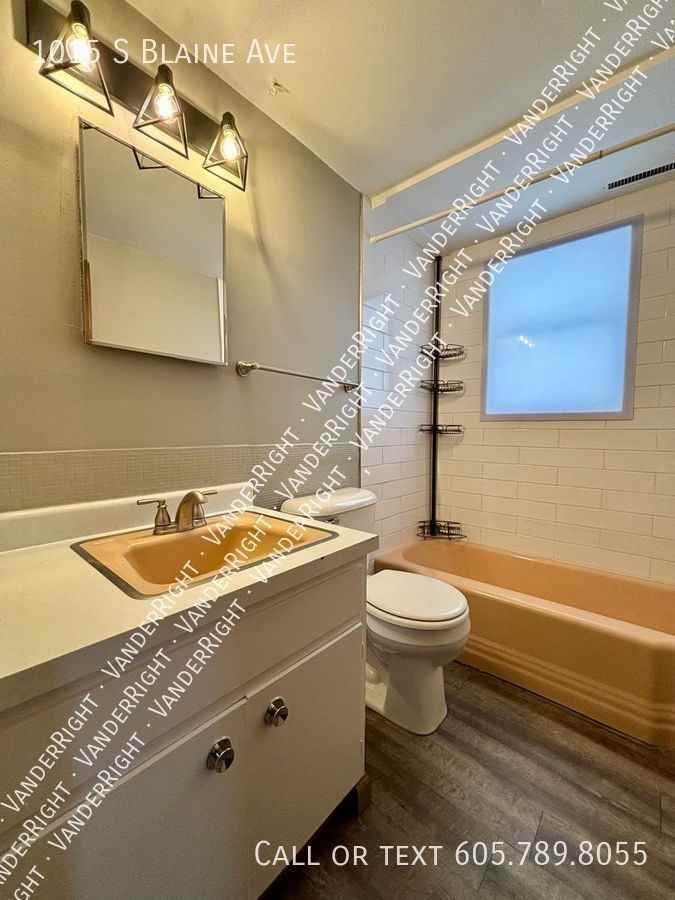 1015 S Blaine Ave - Photo 4 of 16