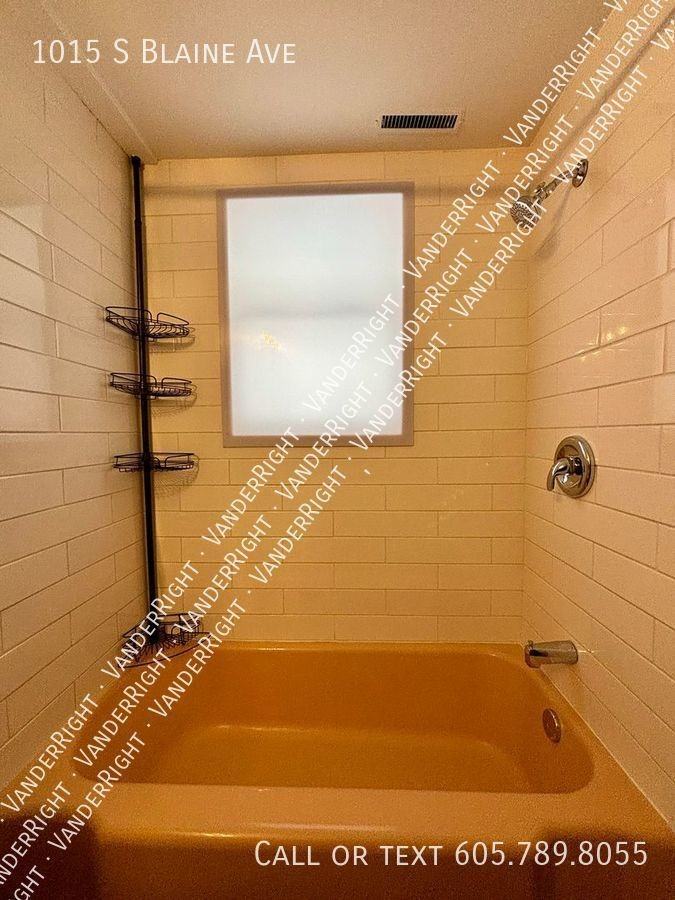 1015 S Blaine Ave - Photo 5 of 16