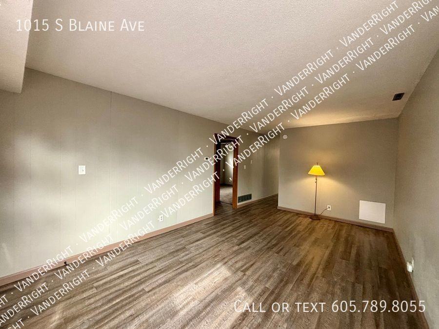 1015 S Blaine Ave - Photo 7 of 16