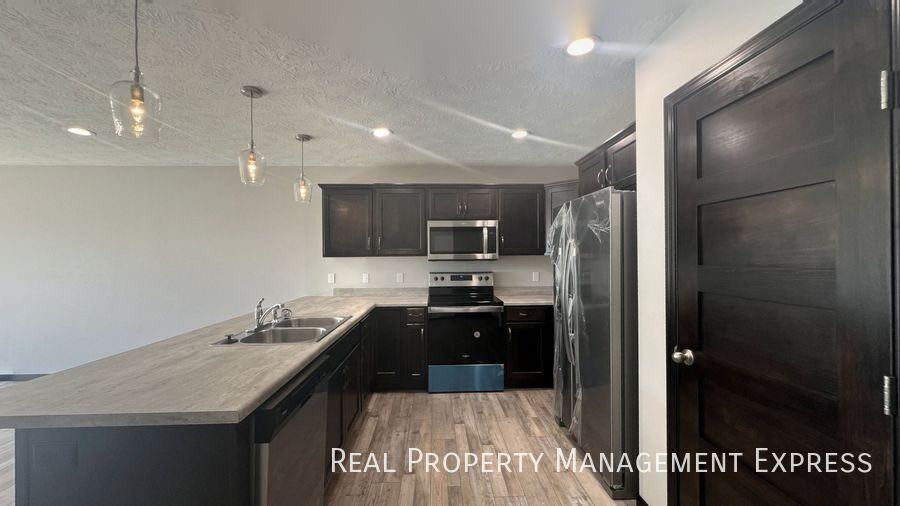 9719 W Broek Dr - Photo 2 of 15