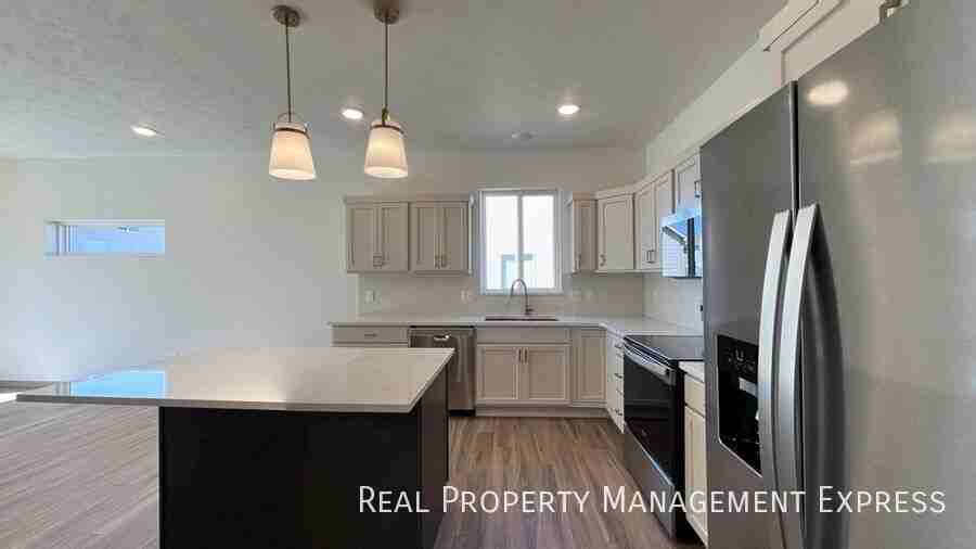 3513 S Broek Dr - Photo 3 of 31