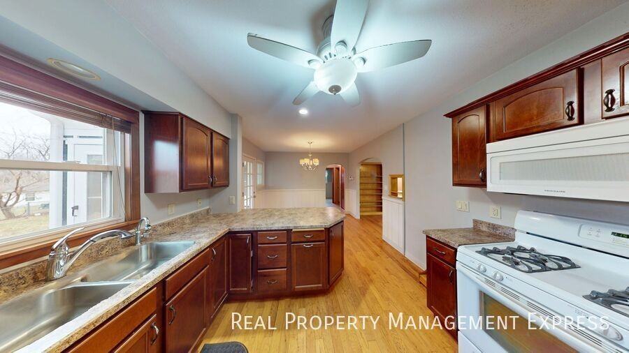 2418 S Glendale Ave - Photo 7 of 21