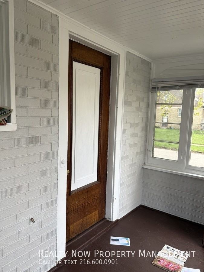 10010 Almira Ave #2 - Photo 2 of 19