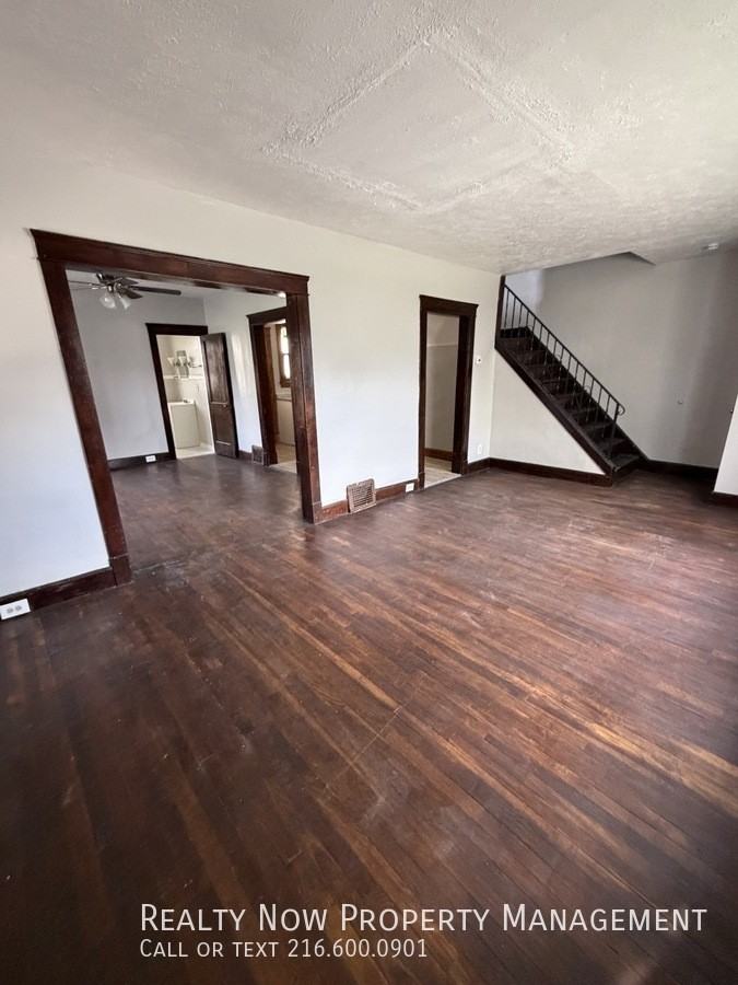 10010 Almira Ave #2 - Photo 6 of 19