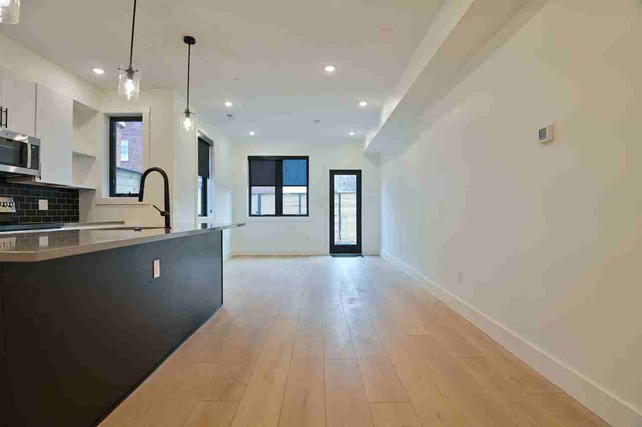 2641 4th St Ne #2 - Photo 2 of 50