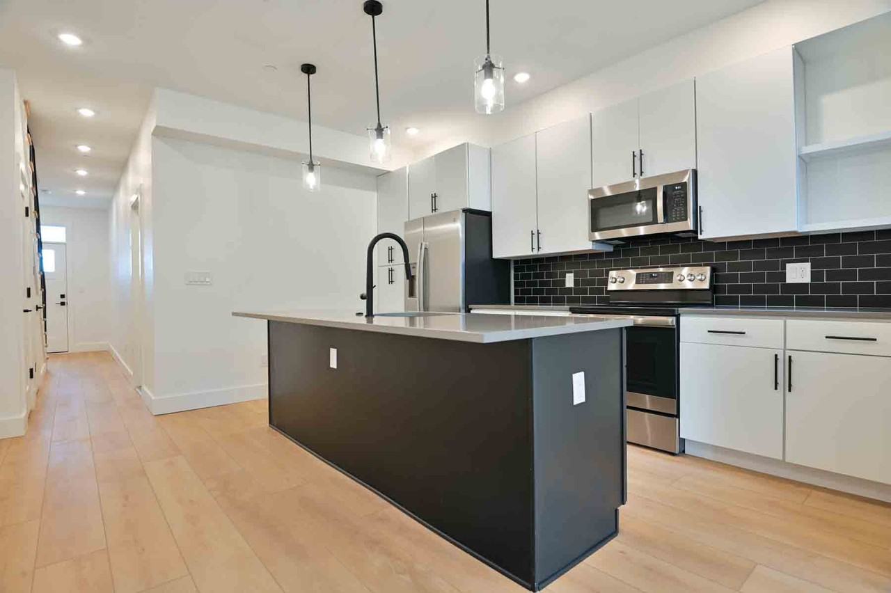 2641 4th St Ne #2 - Photo 3 of 50