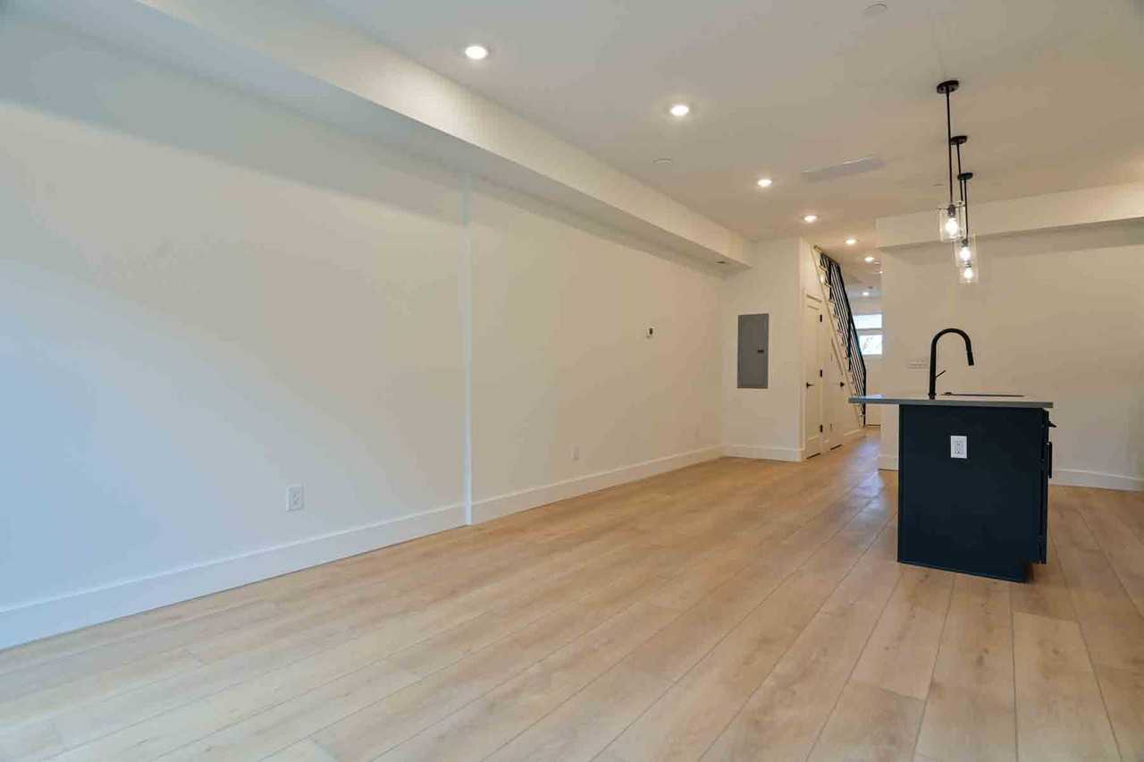 2641 4th St Ne #2 - Photo 7 of 50