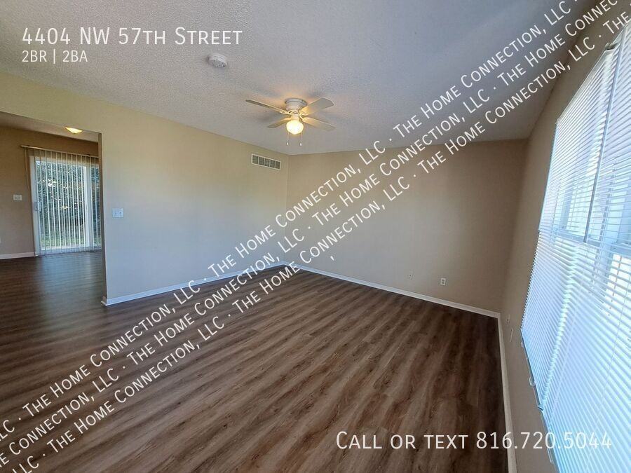 4404 Nw 57th St - Photo 3 of 25