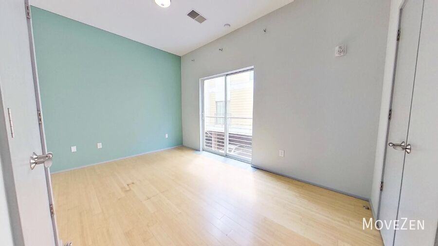 295 Mcdonald Ave - Photo 4 of 17